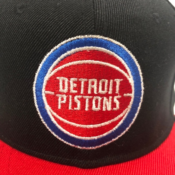 NWT Detroit Pistons SnapBack Hat Adult - Picture 2 of 2